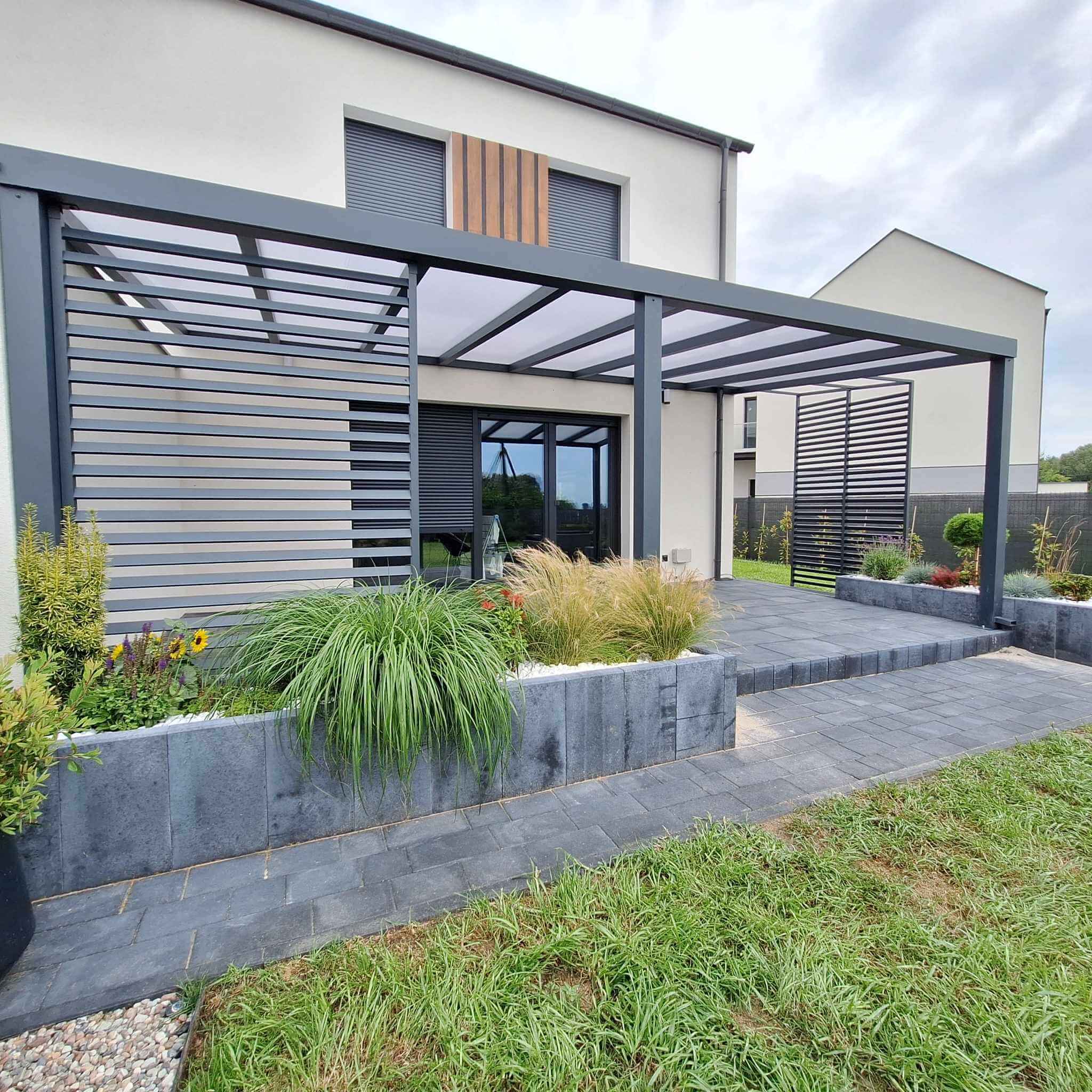 JM Alu-Stal | Nowoczesne zadaszenia tarasowe, zabudowy tarasów, zadaszenia nad wejściem, ogrody letnie, system szkła przesuwnego, lamele żaluzjowe system ruchomy, ażurowe ścianki, wiatrołapy, ogrodzenia palisadowe, ogrodzenia grzebieniowe – Poznań, Swarzędz, Luboń, Komorniki, Plewiska, Suchy Las, Czerwonak, Kostrzyn, Mosina, Rokietnica, Kórnik, Dopiewo, Puszczykowo, Tarnowo Podgórne, Stęszew, Buk